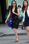 美丽的花裙墨镜裸腿高跟美女