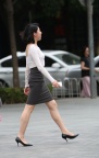 靓妹优雅的身姿美腿高跟