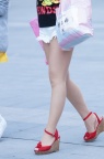 丰满的热裤薄丝坡跟少妇