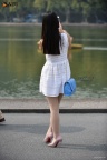 白裙肉丝美腿高跟美女