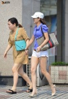 热裤美腿纹身高跟少妇