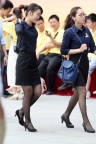 两位漂亮的制服黑丝美腿高跟少妇