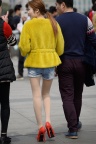 牛仔短裤丝袜美腿高跟少妇