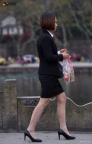 漂亮的制服肉丝美腿少妇